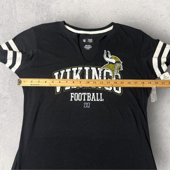 NFL Team Apparel Shirt Women Large Black Vikings Football Graphic Tee New - Picture 4 of 5